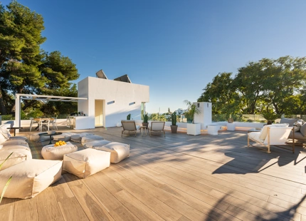 EXQUISITA VILLA DE LUJO EN VENTA EN NUEVA ANDALUCÍA CON CARACTERÍSTICAS MODERNAS