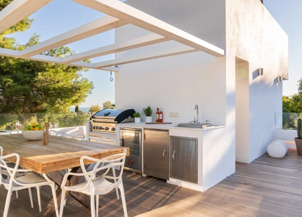 EXQUISITA VILLA DE LUJO EN VENTA EN NUEVA ANDALUCÍA CON CARACTERÍSTICAS MODERNAS