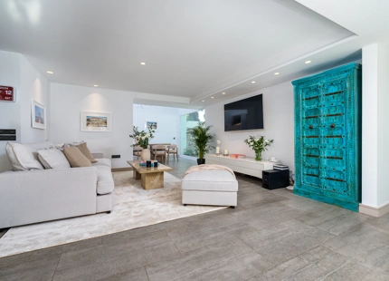 EXQUISITA VILLA DE LUJO EN VENTA EN NUEVA ANDALUCÍA CON CARACTERÍSTICAS MODERNAS