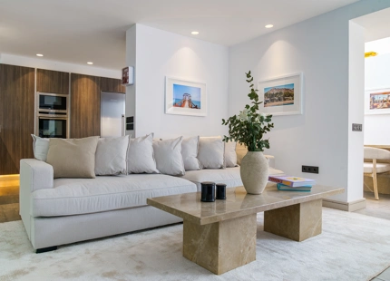 EXQUISITA VILLA DE LUJO EN VENTA EN NUEVA ANDALUCÍA CON CARACTERÍSTICAS MODERNAS