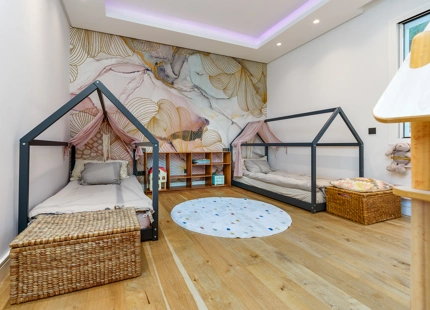 EXQUISITA VILLA DE LUJO EN VENTA EN NUEVA ANDALUCÍA CON CARACTERÍSTICAS MODERNAS