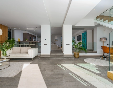 Villa en venta en Nueva Andalucia, Marbella
