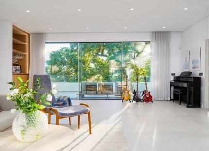 EXQUISITA VILLA DE LUJO EN VENTA EN NUEVA ANDALUCÍA CON CARACTERÍSTICAS MODERNAS