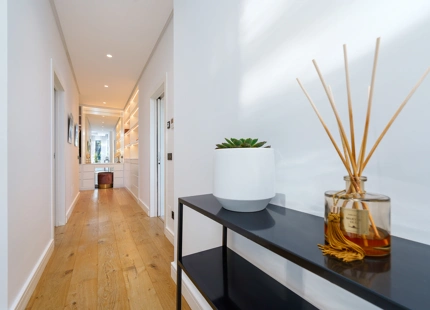 EXQUISITA VILLA DE LUJO EN VENTA EN NUEVA ANDALUCÍA CON CARACTERÍSTICAS MODERNAS