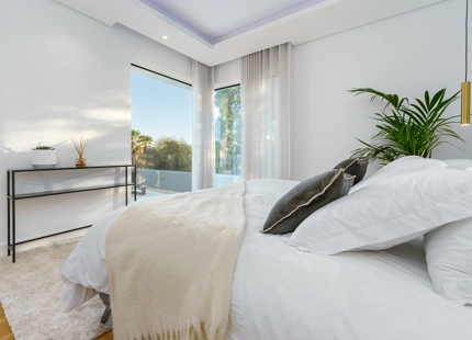 EXQUISITA VILLA DE LUJO EN VENTA EN NUEVA ANDALUCÍA CON CARACTERÍSTICAS MODERNAS