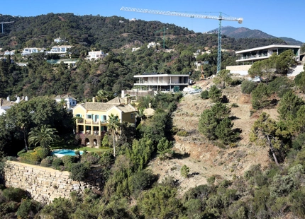 EXQUISITA VILLA CON ENCANTO ANDALUZ EN VENTA EN EL MADROÑAL
