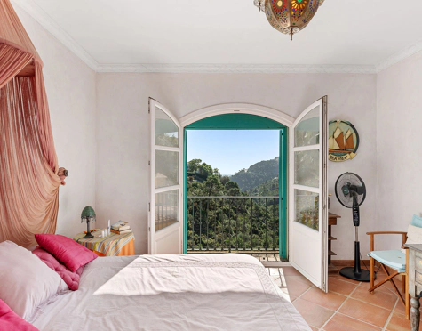 Villa en venta en El Madroñal, Benahavis