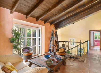 EXQUISITA VILLA CON ENCANTO ANDALUZ EN VENTA EN EL MADROÑAL