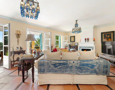 Villa en venta en El Madroñal, Benahavis