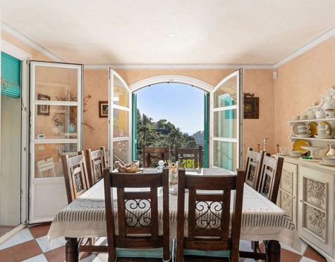 Villa en venta en El Madroñal, Benahavis