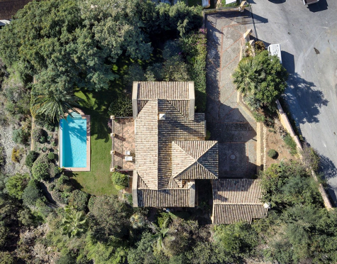 Villa en venta en El Madroñal, Benahavis