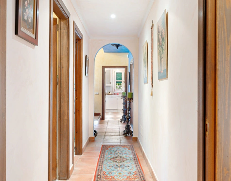 Villa en venta en El Madroñal, Benahavis