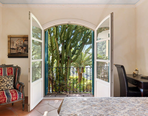 Villa en venta en El Madroñal, Benahavis