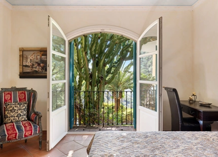 EXQUISITA VILLA CON ENCANTO ANDALUZ EN VENTA EN EL MADROÑAL