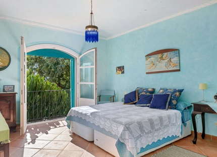 EXQUISITA VILLA CON ENCANTO ANDALUZ EN VENTA EN EL MADROÑAL