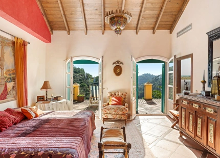 EXQUISITA VILLA CON ENCANTO ANDALUZ EN VENTA EN EL MADROÑAL
