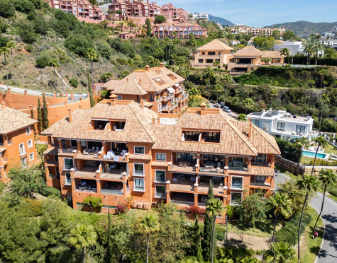 Apartment for sale in Monte Halcones, Benahavis
