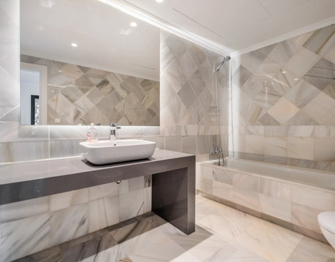 Apartment for sale in Monte Halcones, Benahavis