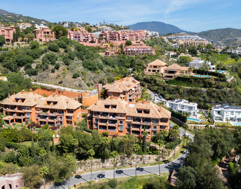 Apartment for sale in Monte Halcones, Benahavis