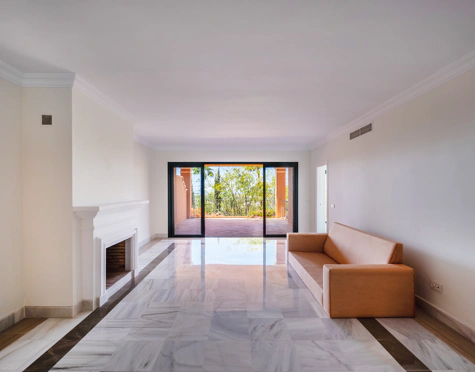 Apartment for sale in Monte Halcones, Benahavis