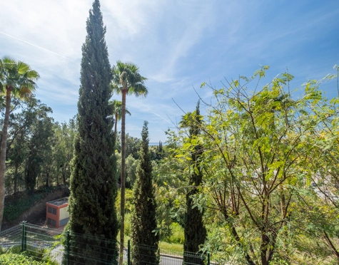 Apartment for sale in Monte Halcones, Benahavis
