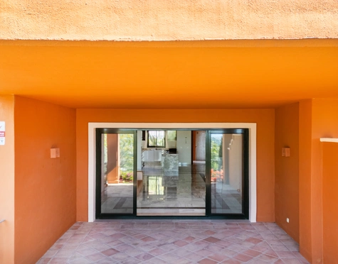 Apartment for sale in Monte Halcones, Benahavis