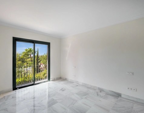 Apartment for sale in Monte Halcones, Benahavis