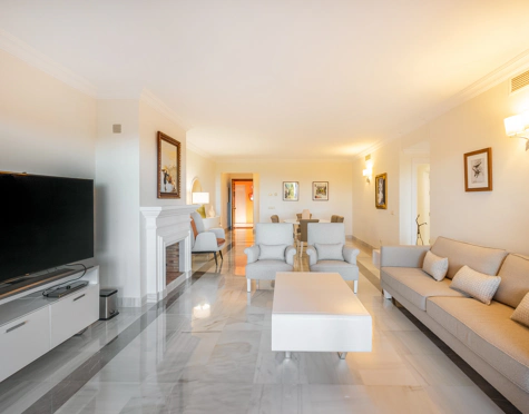 Apartment for sale in Monte Halcones, Benahavis