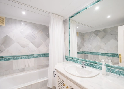 APARTAMENTO DE 3 DORMITORIOS CON VISTAS IMPRESIONANTES EN MONTE HALCONES
