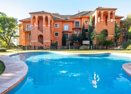 APARTAMENTO DE 3 DORMITORIOS CON VISTAS IMPRESIONANTES EN MONTE HALCONES