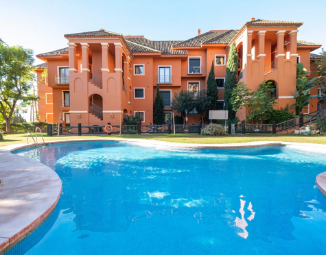 Apartment for sale in Monte Halcones, Benahavis