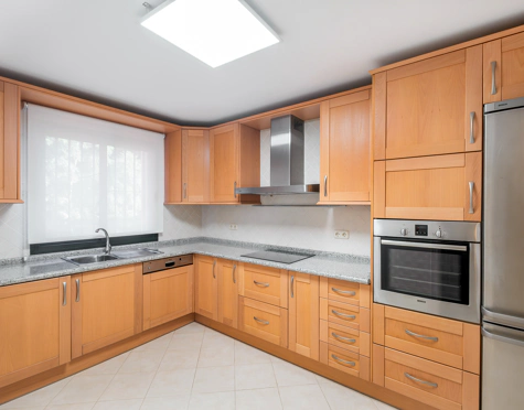 Apartment for sale in Monte Halcones, Benahavis