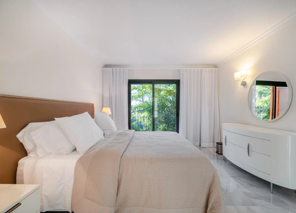 APARTAMENTO DE 3 DORMITORIOS CON VISTAS IMPRESIONANTES EN MONTE HALCONES