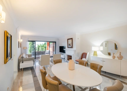 APARTAMENTO DE 3 DORMITORIOS CON VISTAS IMPRESIONANTES EN MONTE HALCONES