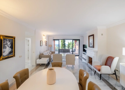 APARTAMENTO DE 3 DORMITORIOS CON VISTAS IMPRESIONANTES EN MONTE HALCONES