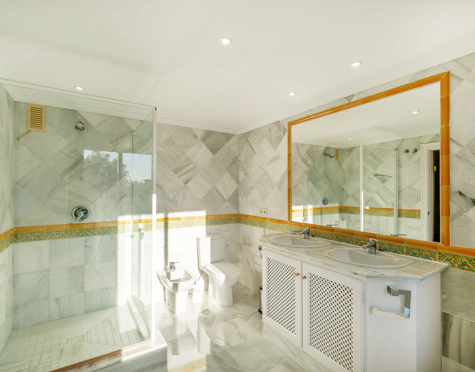 Apartment for sale in Monte Halcones, Benahavis