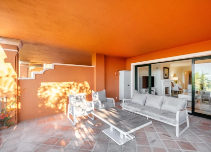 APARTAMENTO DE 3 DORMITORIOS CON VISTAS IMPRESIONANTES EN MONTE HALCONES
