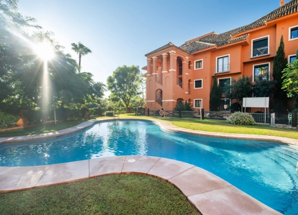 APARTAMENTO DE 3 DORMITORIOS CON VISTAS IMPRESIONANTES EN MONTE HALCONES