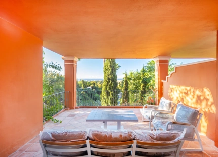APARTAMENTO DE 3 DORMITORIOS CON VISTAS IMPRESIONANTES EN MONTE HALCONES