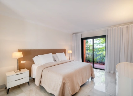 APARTAMENTO DE 3 DORMITORIOS CON VISTAS IMPRESIONANTES EN MONTE HALCONES