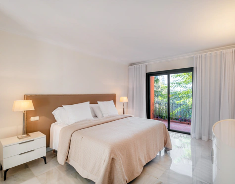 Apartment for sale in Monte Halcones, Benahavis