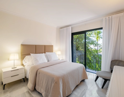 Apartment for sale in Monte Halcones, Benahavis