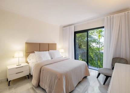 APARTAMENTO DE 3 DORMITORIOS CON VISTAS IMPRESIONANTES EN MONTE HALCONES