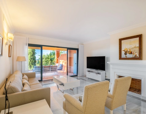Apartment for sale in Monte Halcones, Benahavis