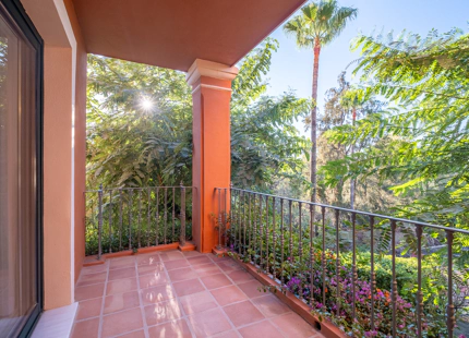 APARTAMENTO DE 3 DORMITORIOS CON VISTAS IMPRESIONANTES EN MONTE HALCONES
