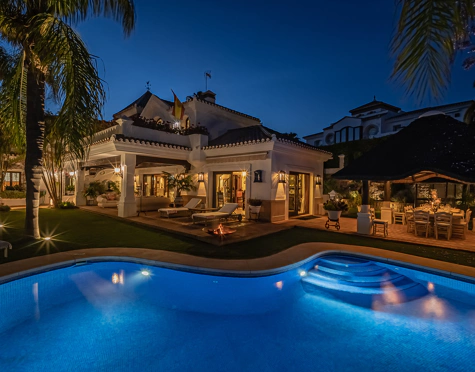 ELEGANTE VILLA MEDITERRÁNEA DE 7 DORMITORIOS EN BAHÍA DE MARBELLA