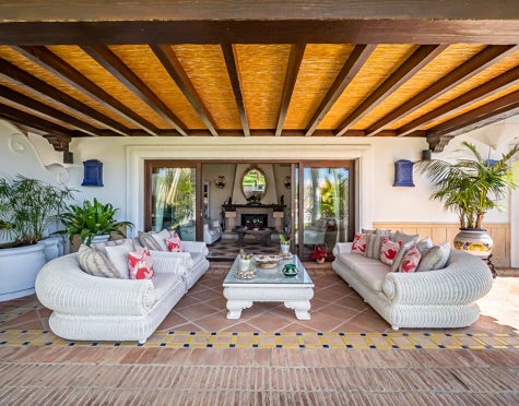 Villa for sale in Bahia de Marbella, Marbella Este