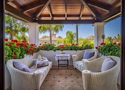 ELEGANTE VILLA MEDITERRÁNEA DE 7 DORMITORIOS EN BAHÍA DE MARBELLA