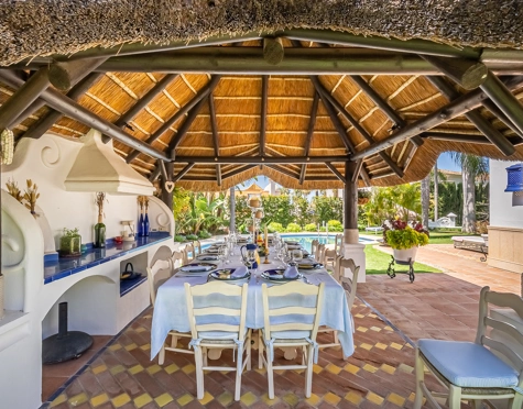 Villa for sale in Bahia de Marbella, Marbella Este
