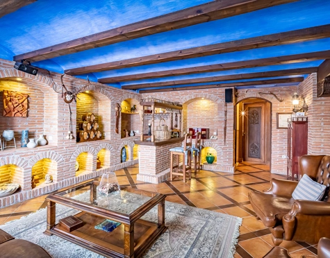 Villa for sale in Bahia de Marbella, Marbella Este